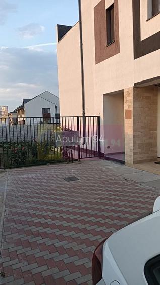 Vila tip  duplex Otopeni- 23 August. - 2