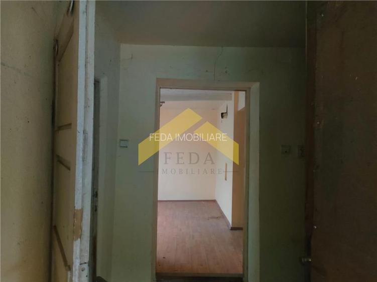 Casa cu teren 1757 mp in Sambateni de vanzare - 12