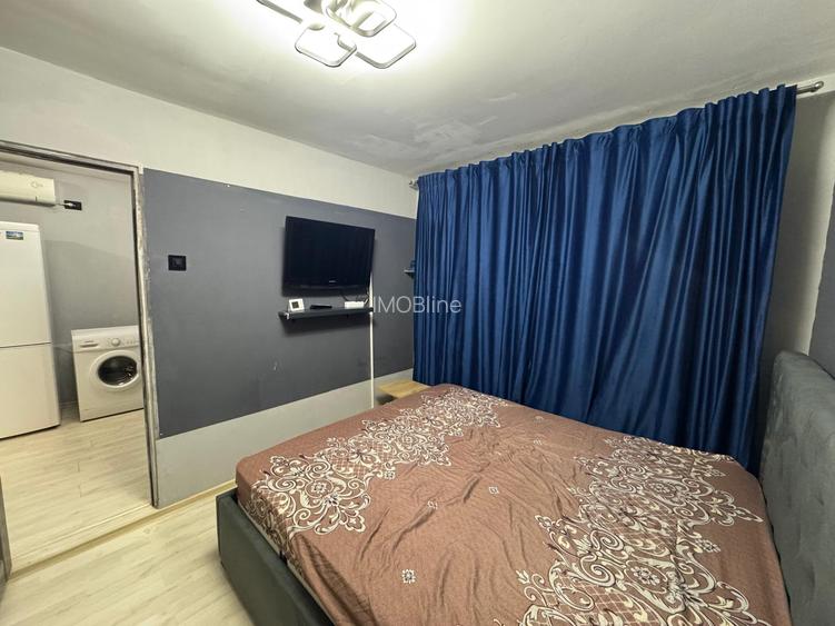 Garsonieră zona Cora - Bratianu mobilata utilata 28 mp etaj 1/4 centrala gaz - 2