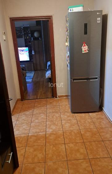 2 camere decomandat | bloc 1982, 52 m² | Parcare | Lângă metrou  - 12