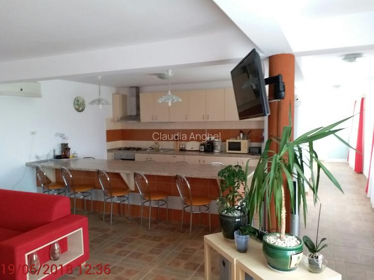 Vanzare pensiune 8 camere, 2 Mai  - 10