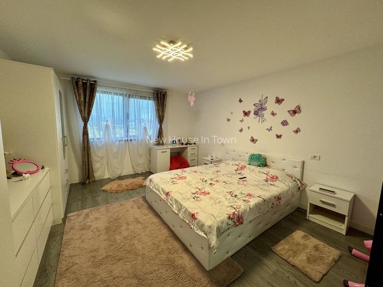 Casă Spațioasă de Vânzare în Ghimbav | Două Apartamente | Teren 579 mp - 11