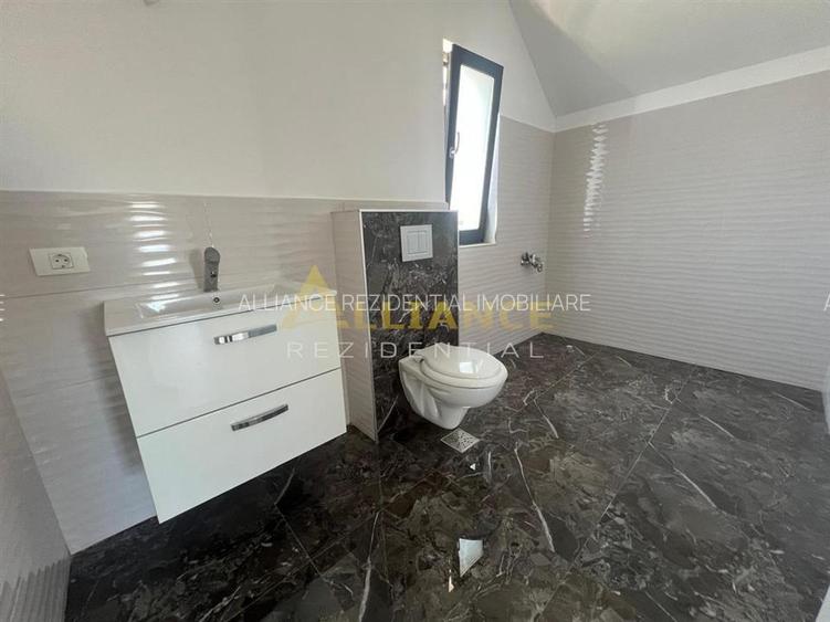 Vila individuala -4 camere -3 bai -425mp teren- str asfaltata-incalzire pardosea - 4