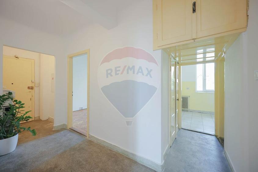 Apartament cu 2 camere de vânzare, în zona Decebal