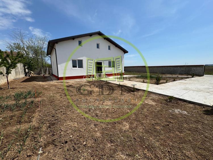 Casă S+P+M, 1062 mp teren, 170 mp utili, Ghercești, zona DEx - 3