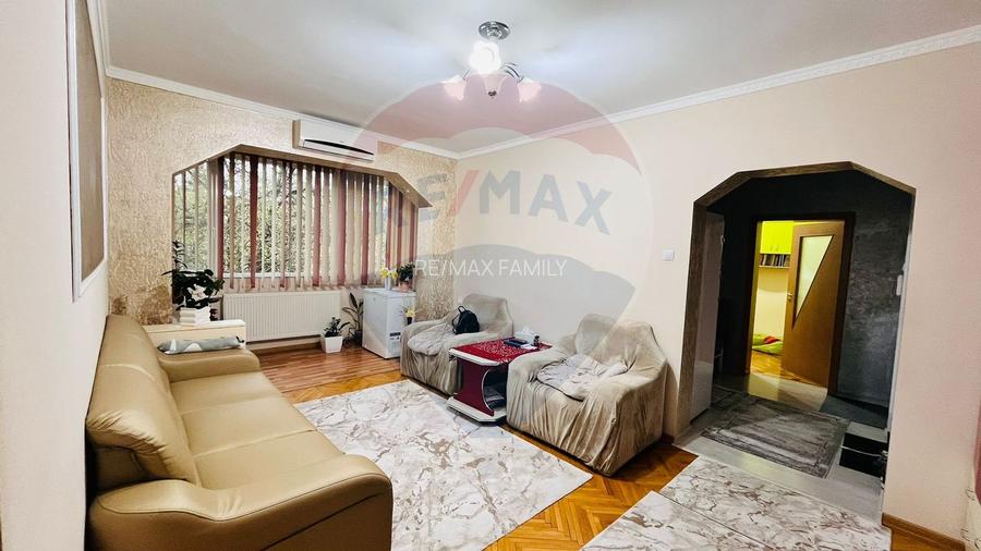 Apartament cu 3 camere de vânzare în zona Rogerius - 2