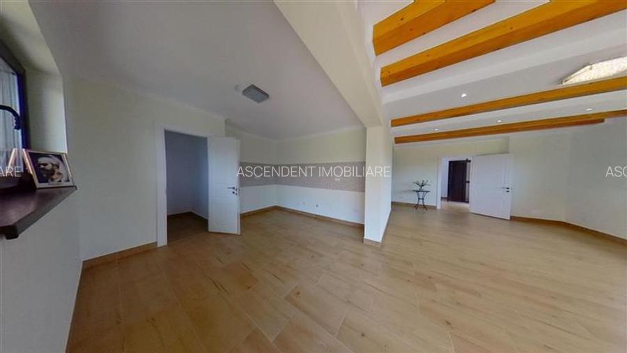 In stil mediteranean, curte proprie, 4 camere, terasa, pod mansardabil, Harman, - 50