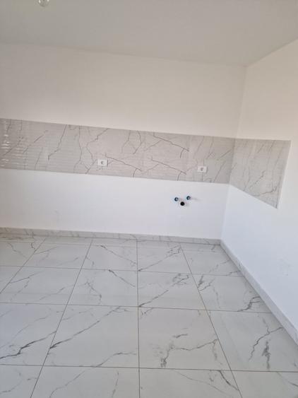 Sanmihaiul Roman - Casa individuala cu 4 camere si bucatarie inchisa
