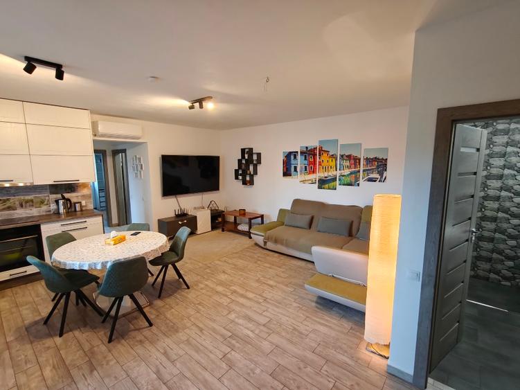 Apartament 3 camere smart-home, 2 băi, terasă & parcare – central Cluj