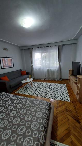 Braila zona Dorobanti de inchiriat apartament 1 camera parter renovat totul nou