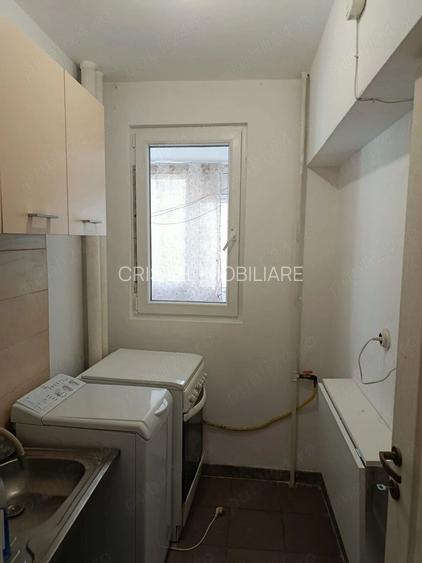 Garsoniera langa metrou 1 Decembrie, renovata, pret negociabil, etaj 4 din 9 - 5