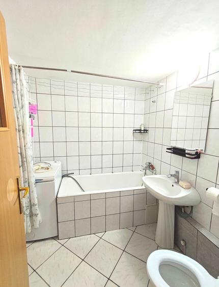 Închiriere apartament cu 3 camere Metrou Apărătorii Patriei