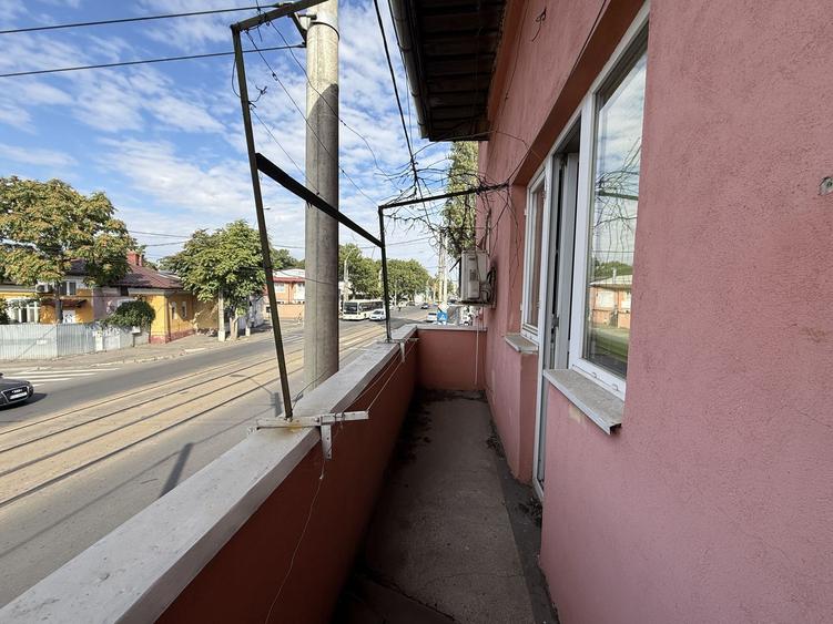 De vanzare apartament de 94MP cu curte de 90 MP