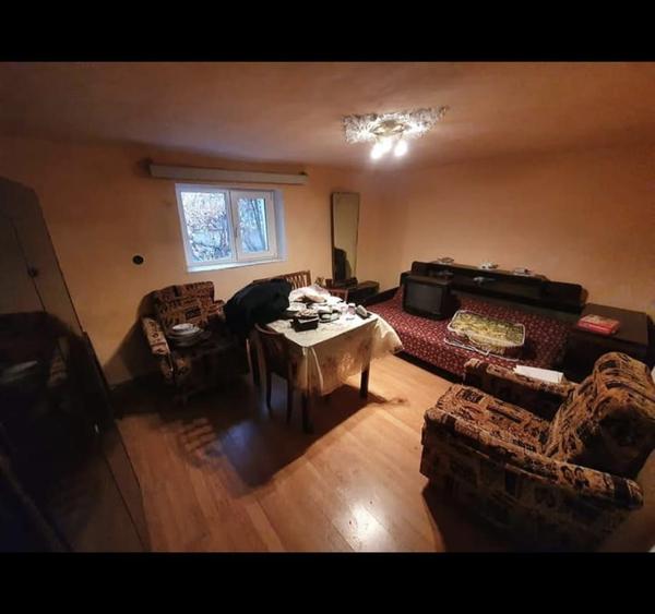 Casa in Les la asfalt si utilitati