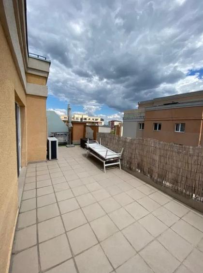 Apartament cu 3 camere-PENTHOUSE in Tatarasi-Green Park