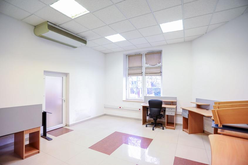 Infrastructură Premium pentru Afaceri IT - Disponibilă Acum