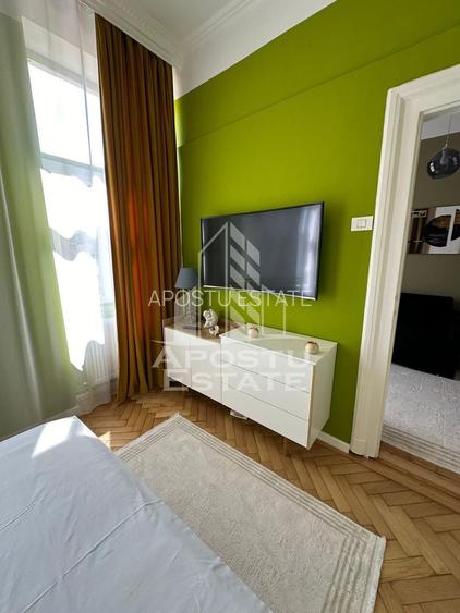 Airbnb ultracentral, in Timișoara, Piața Victoriei cladire restauranta - 2