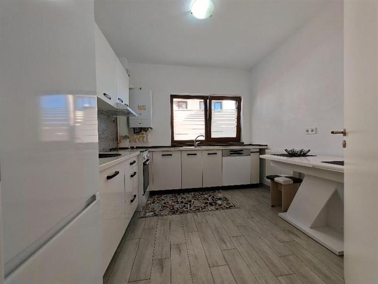 Inchiriem Apartament 2 Camere, Gradina 157 Mp, Mobilat, Decomandat, Sanpetru