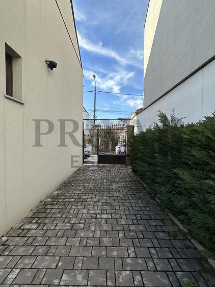 Casa de lux 5 camere,2 garaej,4 bai, 500 mp teren. Lipovei/Iulius Mall