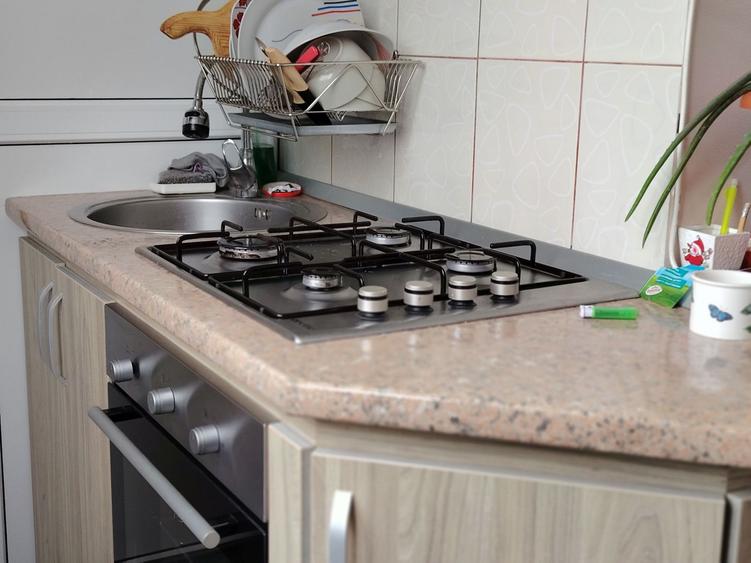 Inchiriez apartment 3 camere.