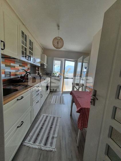 Apartament 2 camere cu balcon generos și vedere superbă către munți