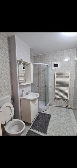 Apart 2 camere, decomandat, mobilat, utilat,zona centrala, etaj 3