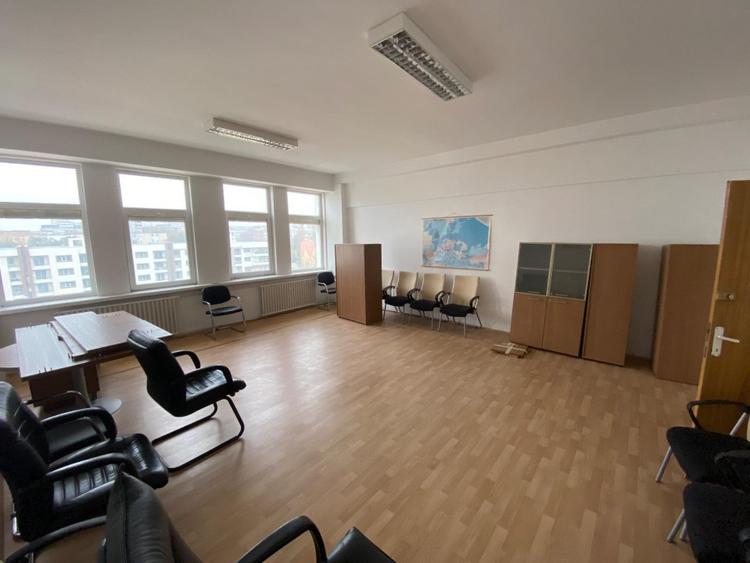 Spațiu birouri, 3500 mp, zona Lapus