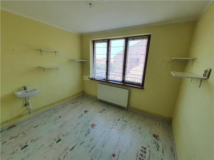 Vilă Spațioasă D+P+1 zona Terezian optima locuinta / sediu firma - 30