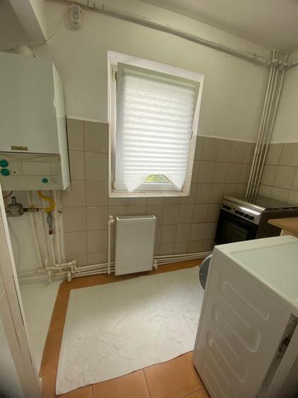 Garsoniera la etajul 3 RENOVATA, mobilata si utilata zona NORD