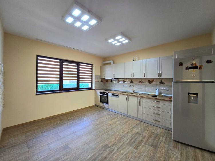 Casă individuală | 5 dormitoare | 230 mp | 700 mp teren | Tăuți Mănăstire