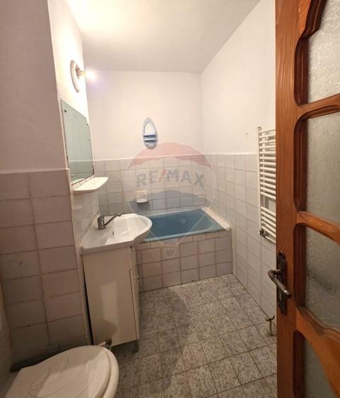 Apartament 3 camere, et.4/4 bd.1 Dec. 1918, Rm Sarat
