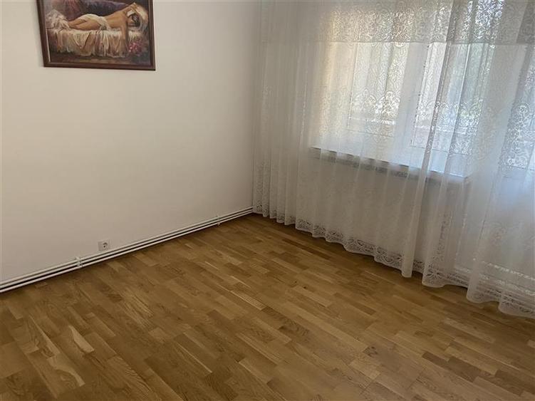 Apartament 3 camere Focsani ,zona strada Bucegi - Policlinica 2, etaj 1 3 , 2
