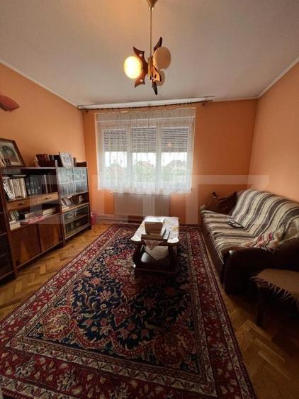 Casa 274 mp, teren 443 mp, zona centru LIVADA, pretabila si ptr uz comercial