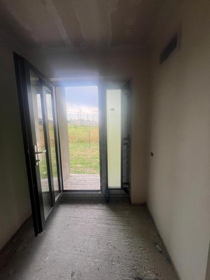 DE VÂNZARE CASĂ AGIGEA ZONA LAC