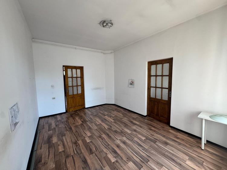 Tunari central 5 camere pretabil muncitori birouri clinica grădiniță