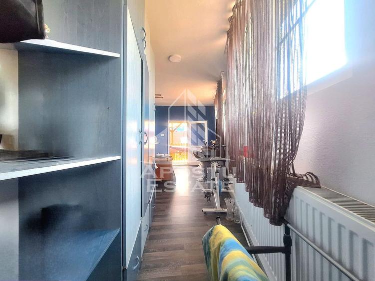 Casa individuala cu 5 camere si terasa, zona linistita Sanicolaul Mic
