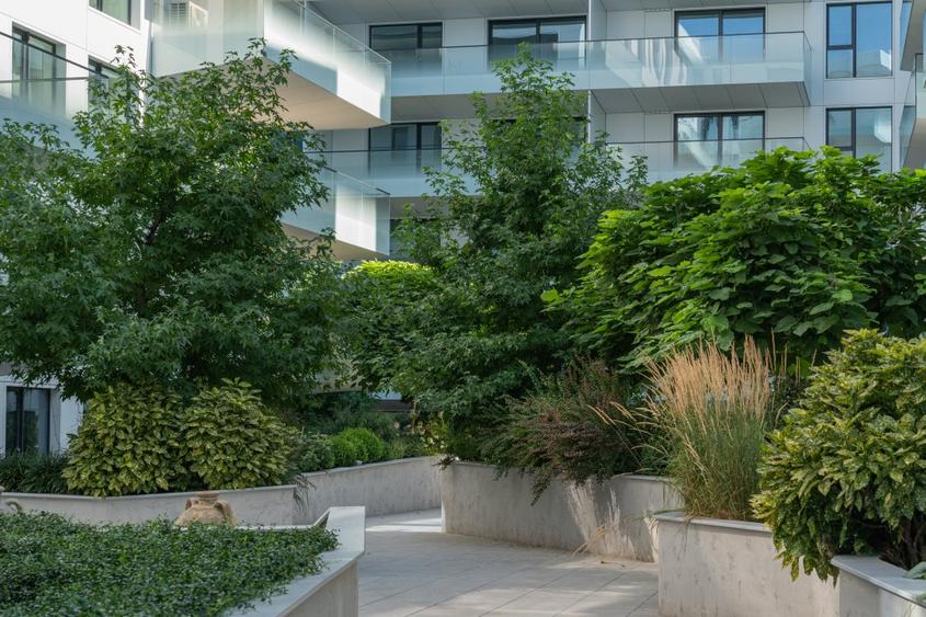 Apartament 4 camere, 3 bai, gradina 121 mp, orientare sud-vest, Pines Residence