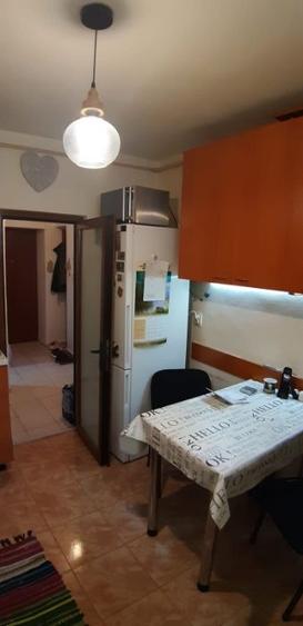 Apartament 2 camere in bloc vila zona Centrul Civic