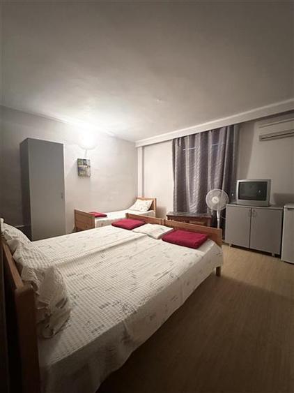 Pensiune 15 camere in a Doua Linie la Mare, zona Pescaria lui Matei