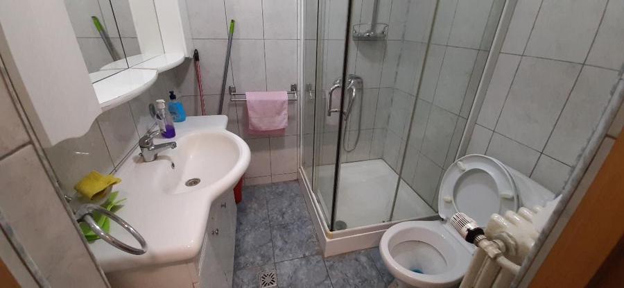 Apartament 3 cam  sau spatiu com cu balcon stradal pe Sos Stefan cel Mare