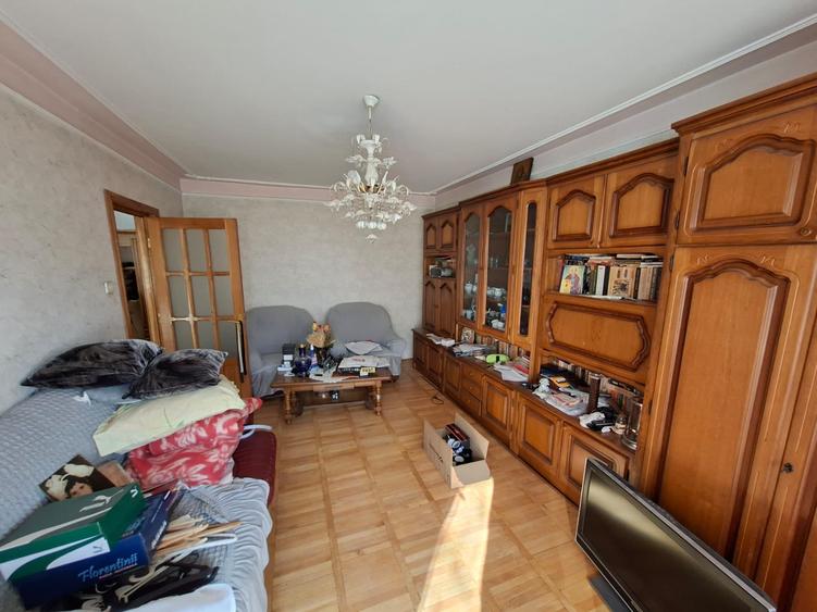 Apartament cu 2 camere decomandat, etajul 2/10, zona Alexandru cel Bun