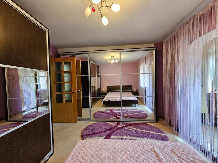 Apartament cu 3 camere de vanzare în Faleză Nord