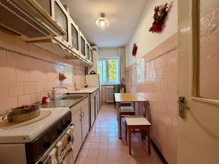 3 camere, 74 mp + 3 balcoane | etaj 3/10, zona Parâng