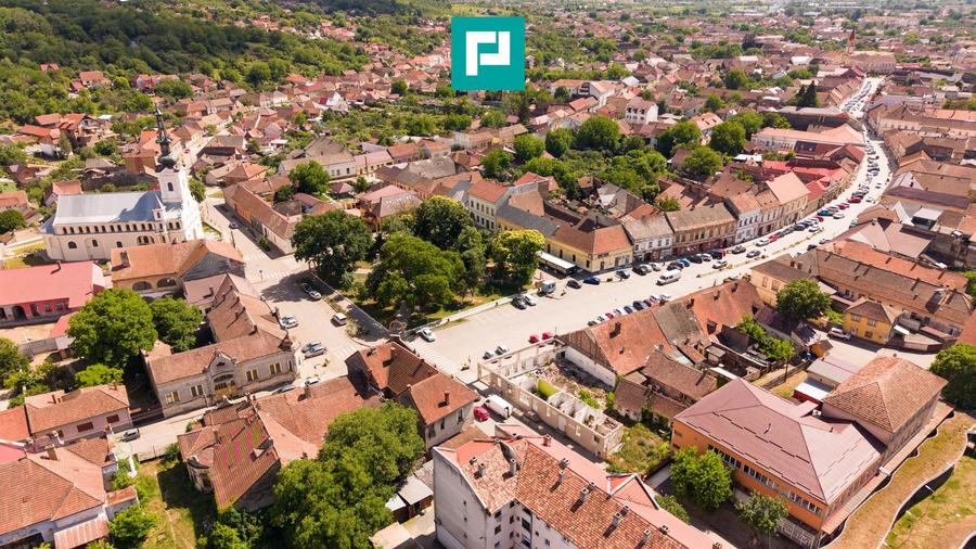 TEREN INTRAVILAN CENTRU LIPOVA 419MP