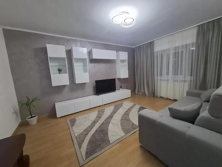 Apartament 2 camere, decomandat, 56 mp, centrala, ac, zona Casa de Cultura