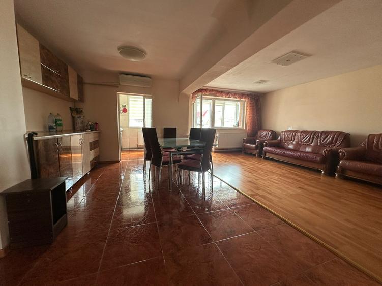 Apartament 3 camere cu suprafata totala 80,55 mp, Zona Calarasilor.