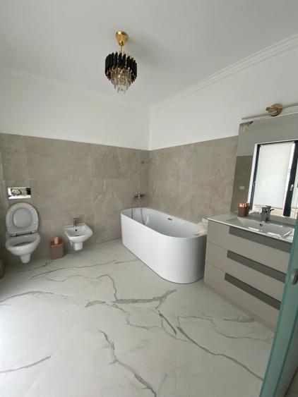 Apartament 4 camere, 160 mp, zona Exterior Est
