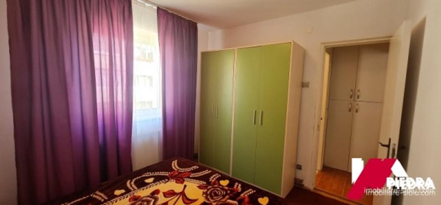 Inchiriez apartament 3 camere,situat pe B-dul Mihai Viteazu, et.3