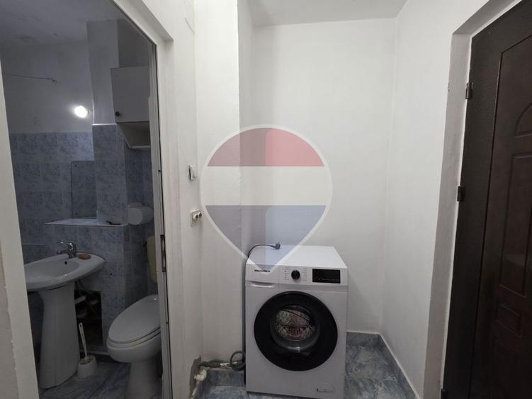 Inchiriere apartament o camera cu balcon Micalaca