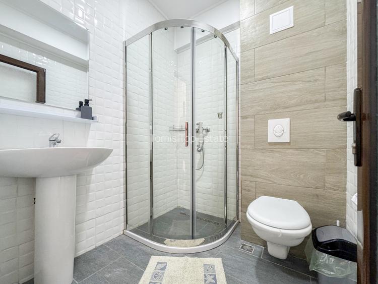 Pensiune de vanzare Costinesti, 26 camere duble, complet functionala - 28